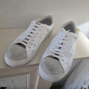 Steve Madden, Women’s Rezza White Walking Shoes,